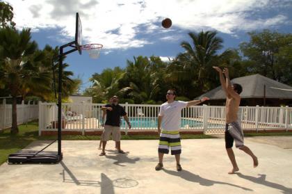 Combate Beach Resort - image 3