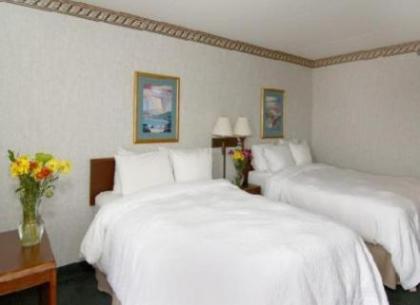 Hampton Inn Cadillac - image 11