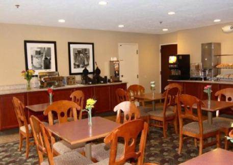 Hampton Inn Cadillac - image 7