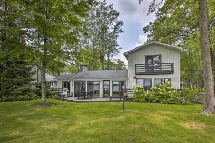 Cozy Lake Mitchell Cabin with Waterfront Views!