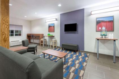 Microtel Inn & Suites by Wyndham Cadiz - image 5