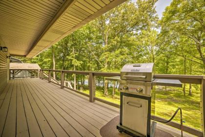 Lake Barkley Waterfront Home with Deck and Boat Dock! - image 10