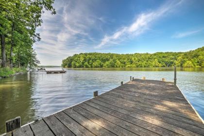 Lake Barkley Waterfront Home with Deck and Boat Dock! - image 8