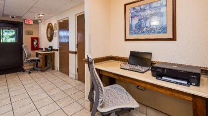 Best Western Plus Caldwell Inn - image 11