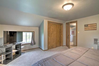 Pet-Friendly Spring Grove Home with Serene Yard! - image 6