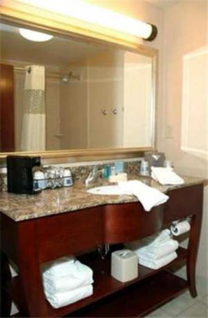 Hampton Inn Calera - image 13