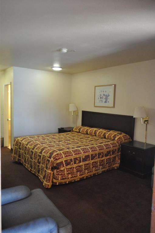 California Suites Motel - image 2