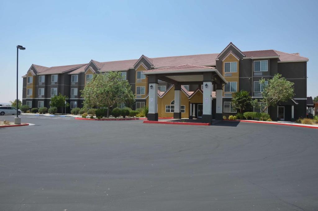 Best Western California City Inn & Suites - main image