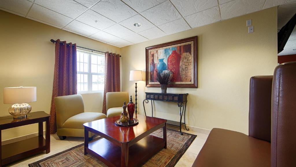 Best Western California City Inn & Suites - image 3