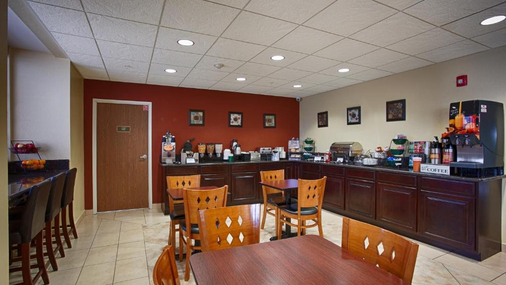 Best Western California City Inn & Suites - image 6