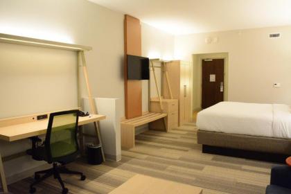 Holiday Inn Express & Suites Lexington Park California an IHG Hotel - image 4