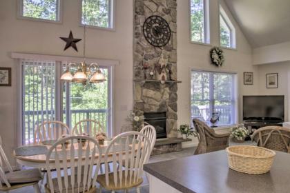 Spacious Home with Deck Grill and Delaware River View - image 10