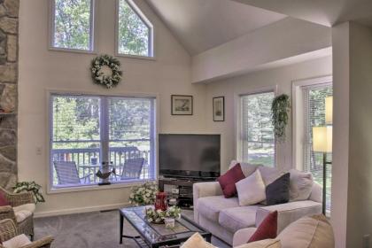 Spacious Home with Deck Grill and Delaware River View - image 8