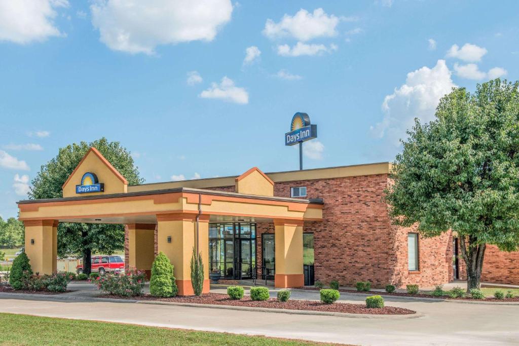 Days Inn by Wyndham Calvert City - main image