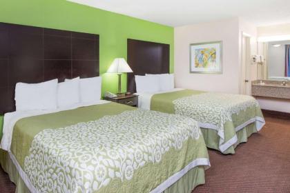 Days Inn by Wyndham Calvert City - image 3