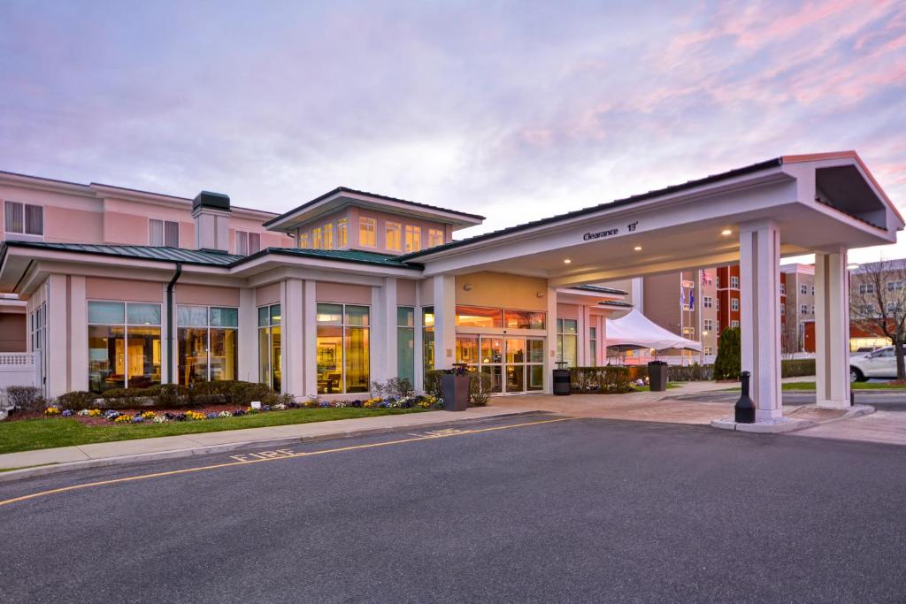 Hilton Garden Inn Riverhead - main image