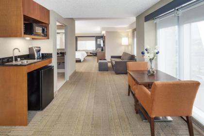 Holiday Inn Express Hotel & Suites East End an IHG Hotel - image 3