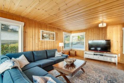 Madrona Beach House - image 4