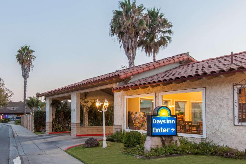 Days Inn by Wyndham Camarillo - Ventura - main image