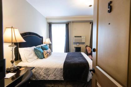 Camas Boutique Hotel - image 7