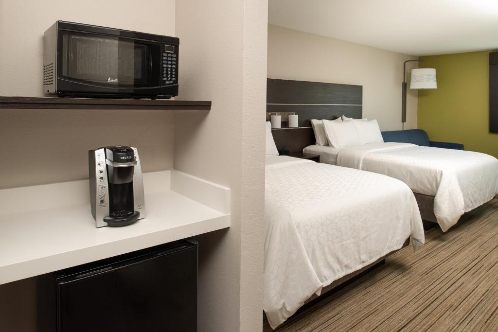 Holiday Inn Express & Suites - Camas an IHG Hotel - image 6