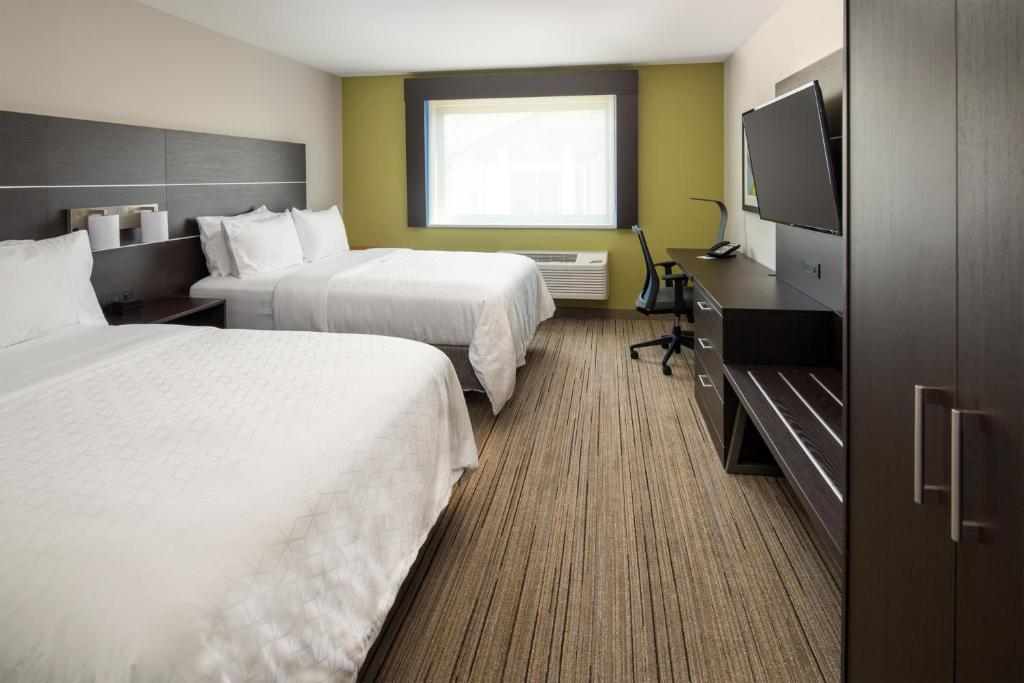 Holiday Inn Express & Suites - Camas an IHG Hotel - image 7