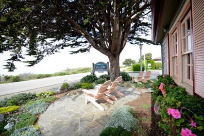 Sea Otter Inn - image 6