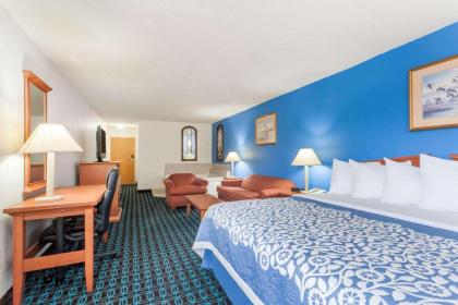 Days Inn & Suites by Wyndham Cambridge - image 9