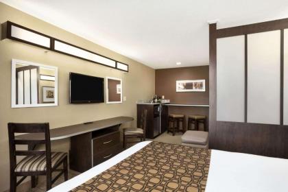 Microtel Inn & Suites by Wyndham Cambridge - image 10