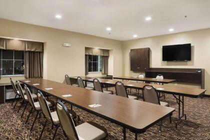 Microtel Inn & Suites by Wyndham Cambridge - image 8