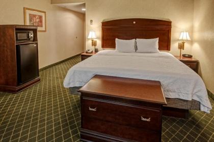 Hampton Inn Cambridge - image 10