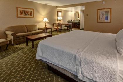 Hampton Inn Cambridge - image 11