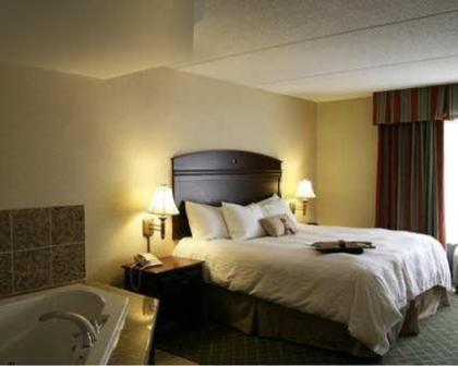 Hampton Inn Cambridge - image 7