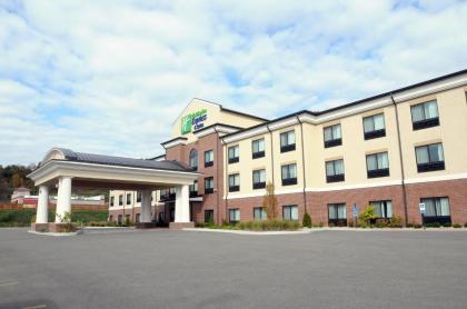 Holiday Inn Express & Suites Cambridge an IHG Hotel - image 13