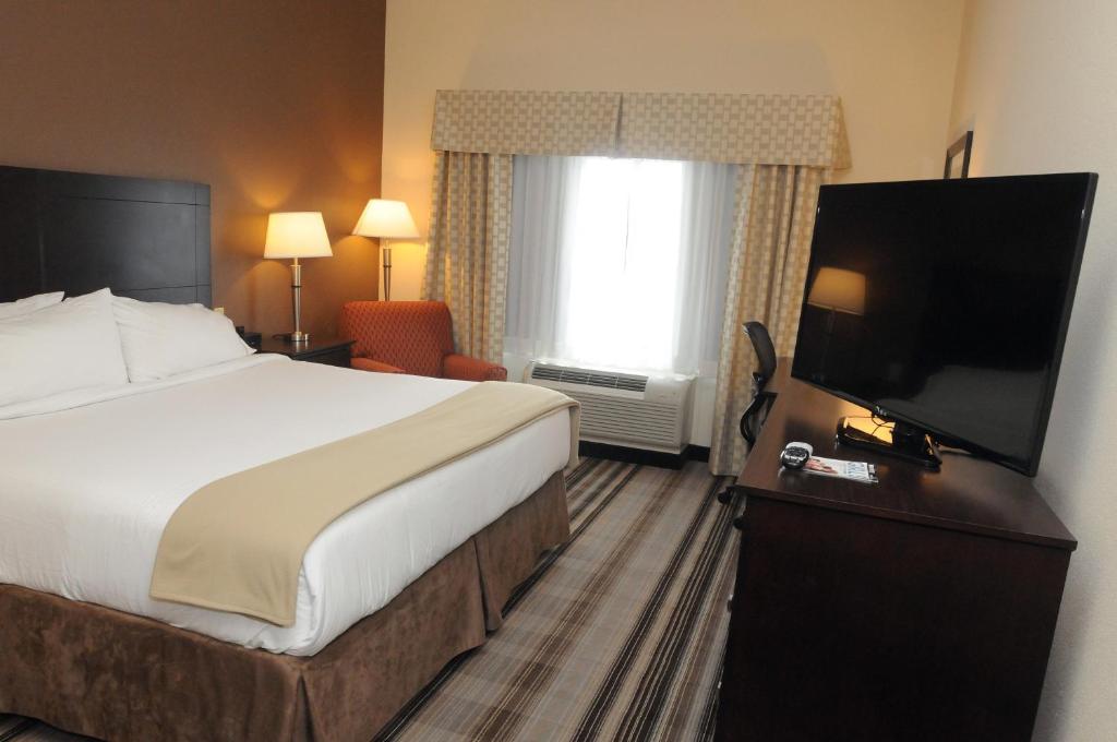 Holiday Inn Express & Suites Cambridge an IHG Hotel - image 3