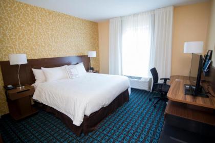 Fairfield Inn & Suites by Marriott Cambridge - image 13