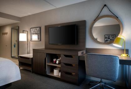 Hampton Inn by Hilton Boston/Cambridge - image 17