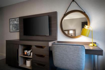 Hampton Inn by Hilton Boston/Cambridge - image 2