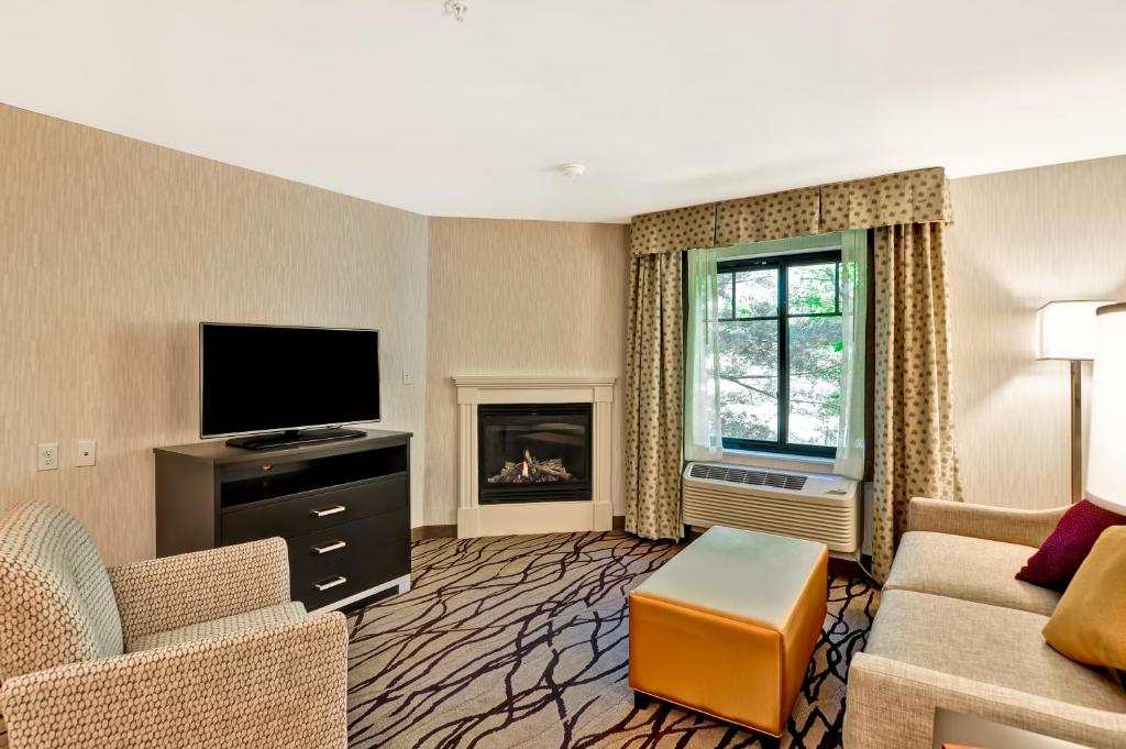 Homewood Suites by Hilton Cambridge-Arlington - main image