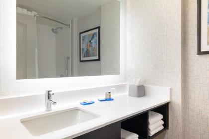 Holiday Inn Express & Suites Boston - Cambridge an IHG Hotel - image 13