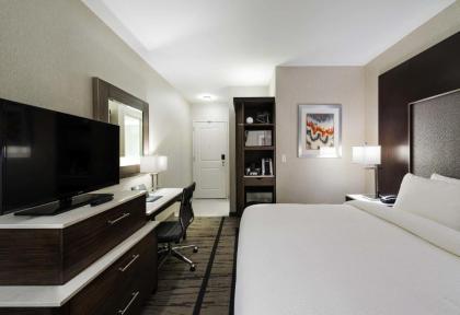 Fairfield Inn & Suites by Marriott Boston Cambridge - image 11