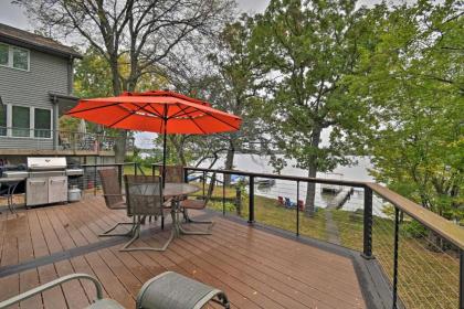 Spacious Lakehouse with Deck Kayaks and Dock! - image 7