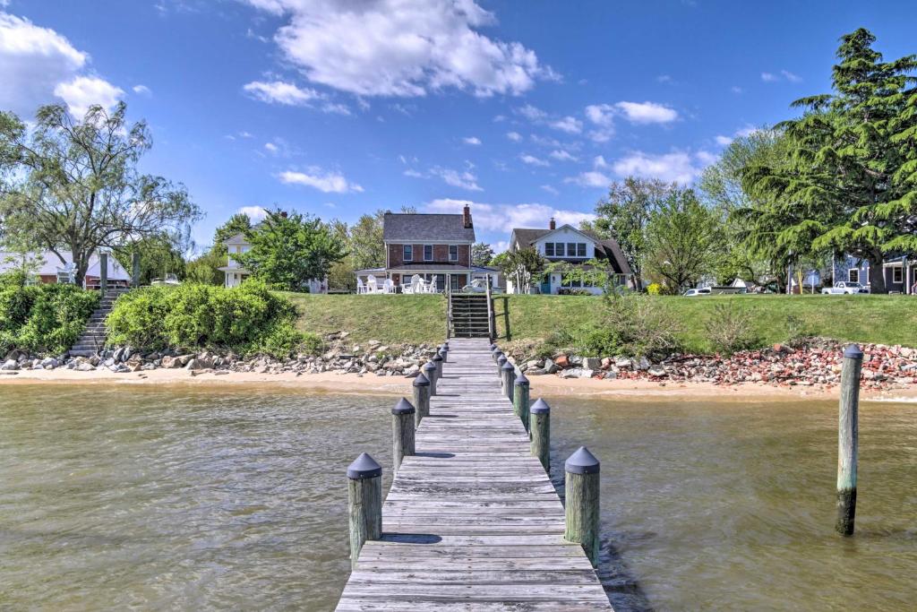 Beautiful Colonial Home on the Choptank River - main image