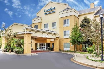 Comfort Inn & Suites - image 1