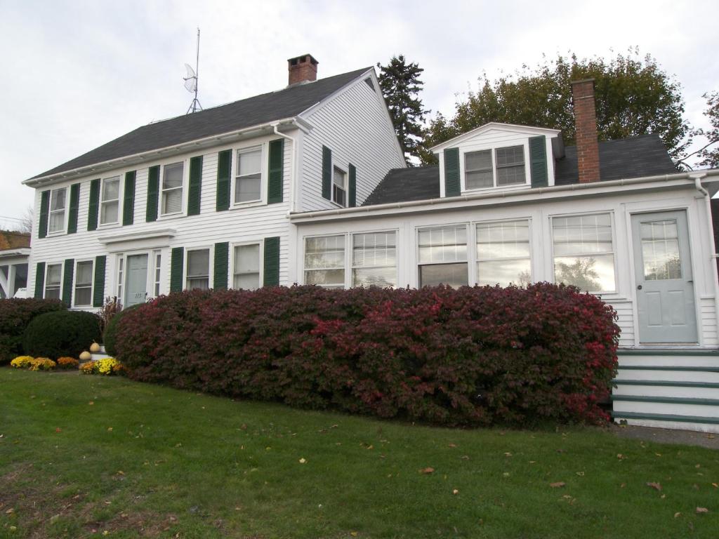 Cedar Crest Inn - image 7