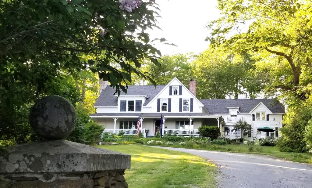 Timbercliffe Cottage Inn - main image