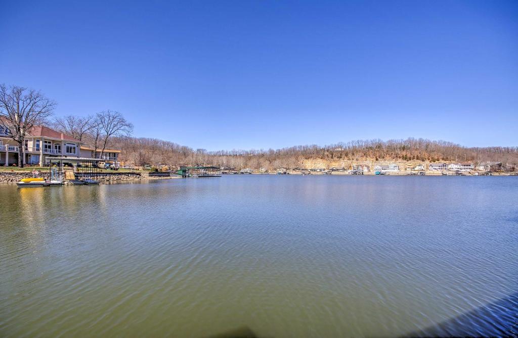 Waterfront Lake of the Ozarks Cabin with Boat Dock! - image 7