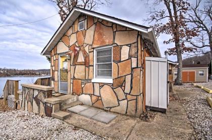 Cozy Camdenton Cottage with Deck and Boat Dock Access! - image 5