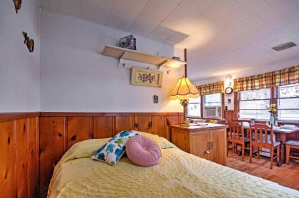 Cozy Camdenton Cottage with Deck and Boat Dock Access! - image 9