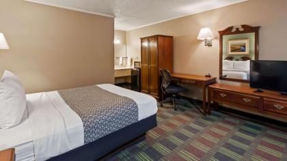 SureStay Hotel by Best Western Cameron - image 8